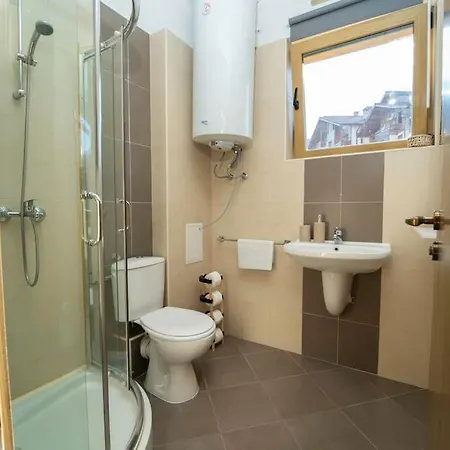 Bright Studio With Mountain View And Fireplace Apartman *
