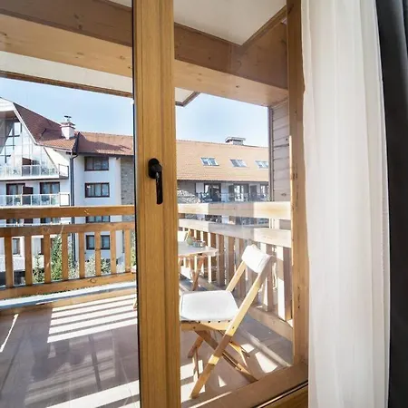 Bright Studio With Mountain View And Fireplace Apartman